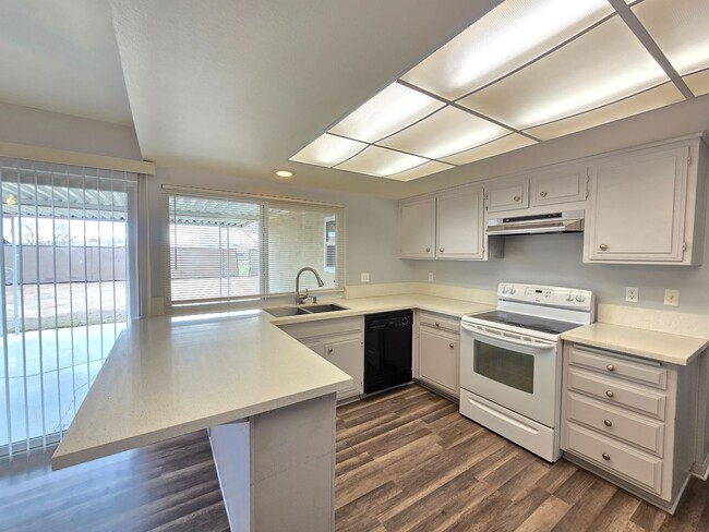 Building Photo - For Rent: Spacious 4-Bedroom / 3 Full bathrooms /  Home with Covered Patio & Modern Upgrades