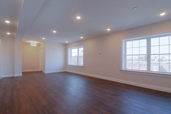 Building Photo - 4 Montvale Ave