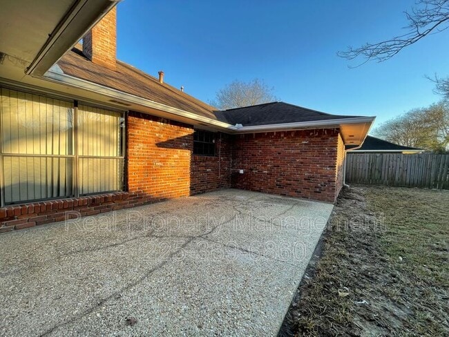 Building Photo - 6428 Chippendale Dr