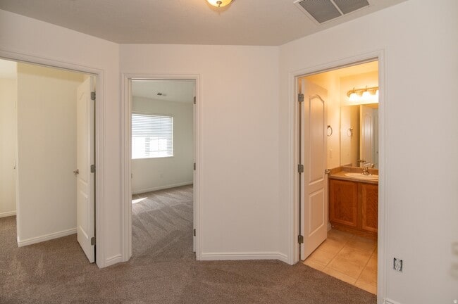 Building Photo - 13533 Venicia Way