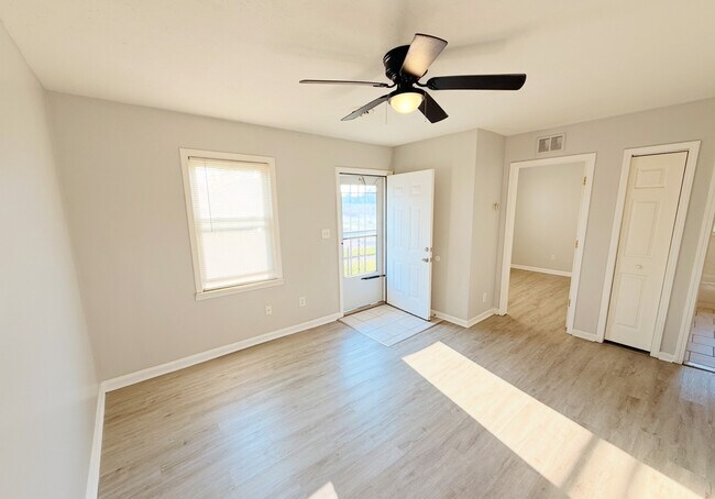 Building Photo - 23816 Kathleen Ave