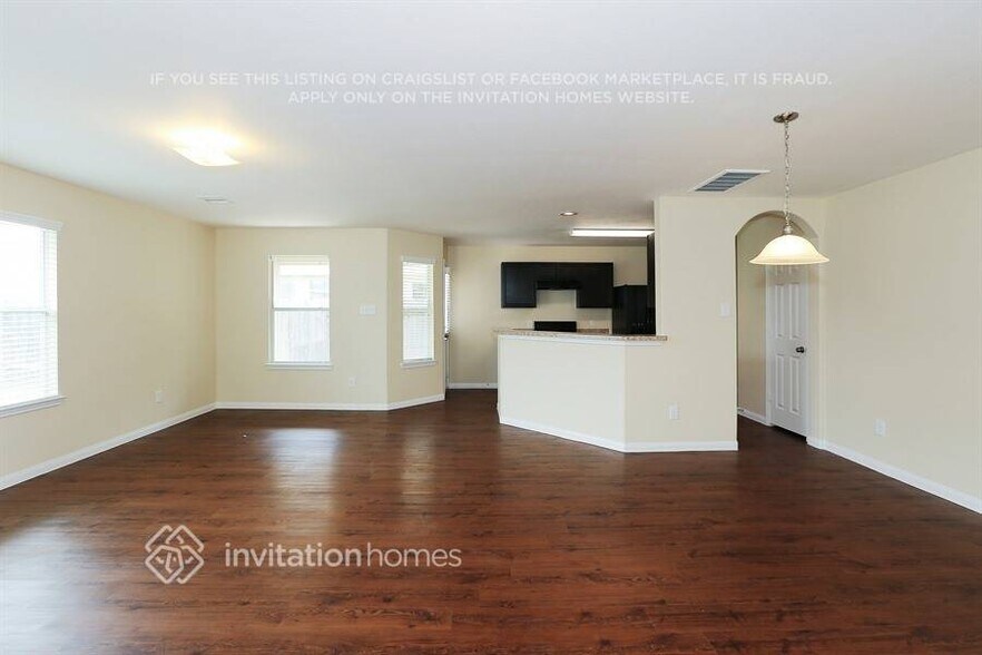 Building Photo - 18747 Dennington Dr