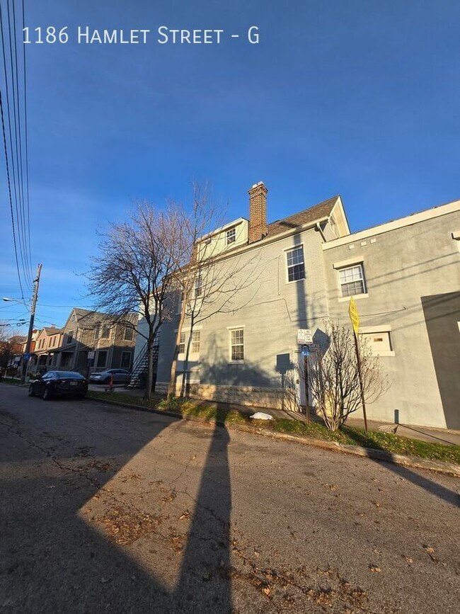 Building Photo - 1186 Hamlet St