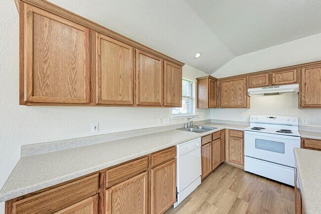 Building Photo - 1203 Tricia Cove