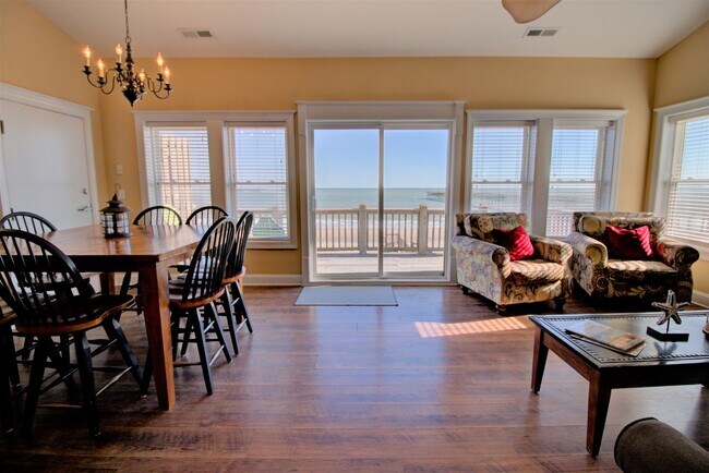 Building Photo - Pet Friendly Off Season Rental 4 Bedroom Oceanfront next to North Topsail Seaview Pier 12/1/2025 ...