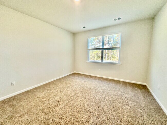 Building Photo - Beautiful New Four Bedroom Home in the Retreat at East Argent!