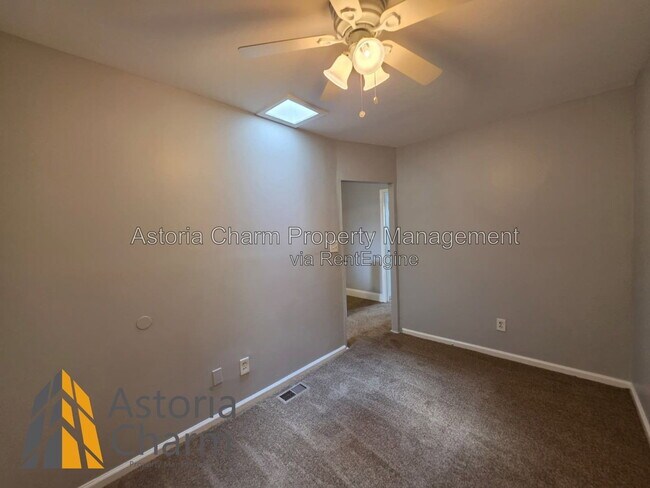 Building Photo - 1726 Darley Ave