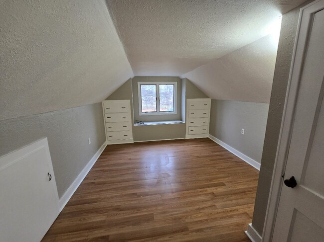 Building Photo - 1202 Van Vleck Rd