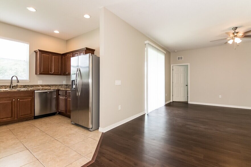 Building Photo - 955 Krenson Woods Rd