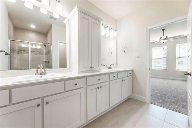 Building Photo - 4704 Corriente Vista Ln