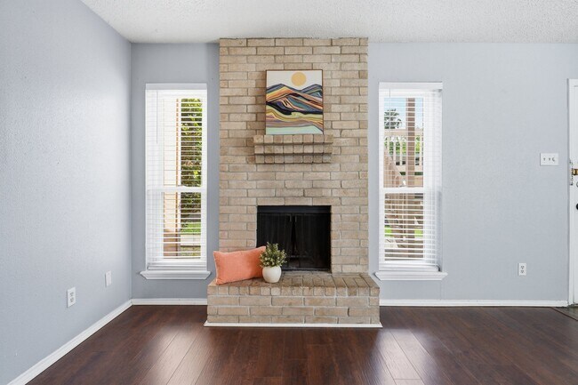Building Photo - 6702 Everhart Rd