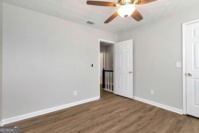 Building Photo - 3860 Maple Wood Trail