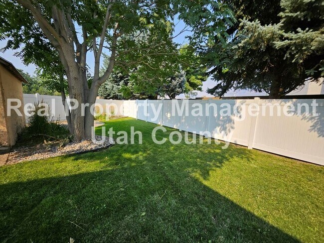 Building Photo - 81 S 220 W St