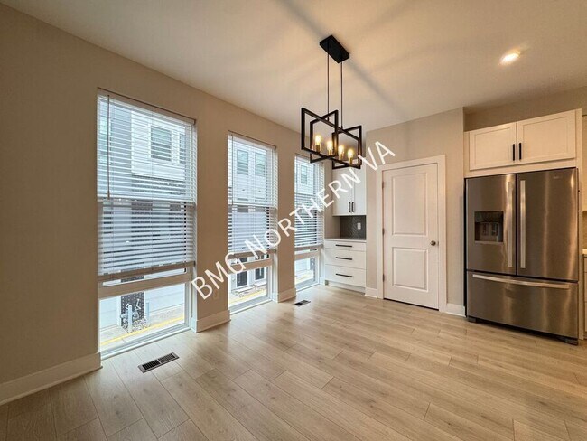 Building Photo - 1021 S Taylor Ct