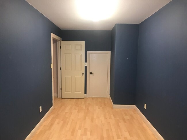 Building Photo - 4Bed/3.5Bath WITH A POOL Now available in Mcallen TX (Taylor and 495)