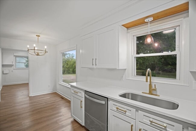 Building Photo - 2321 Queen Ann Rd