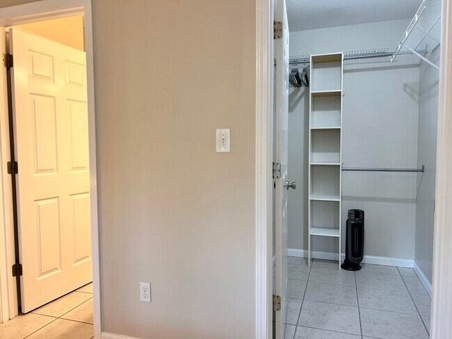 Building Photo - 19 Coco Ct