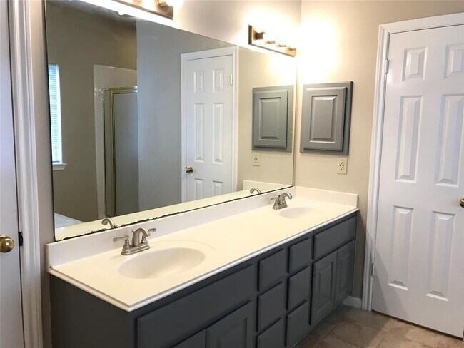 Building Photo - 835 Prairie Brook Ct