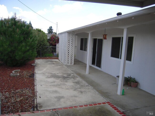 Building Photo - 109 McKinley Cir