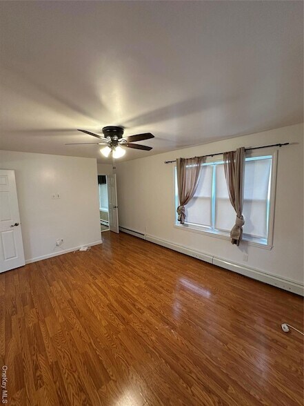 Building Photo - 12 Green Ln