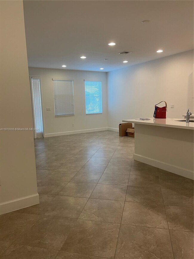 Building Photo - 12521 NW 32nd Manor
