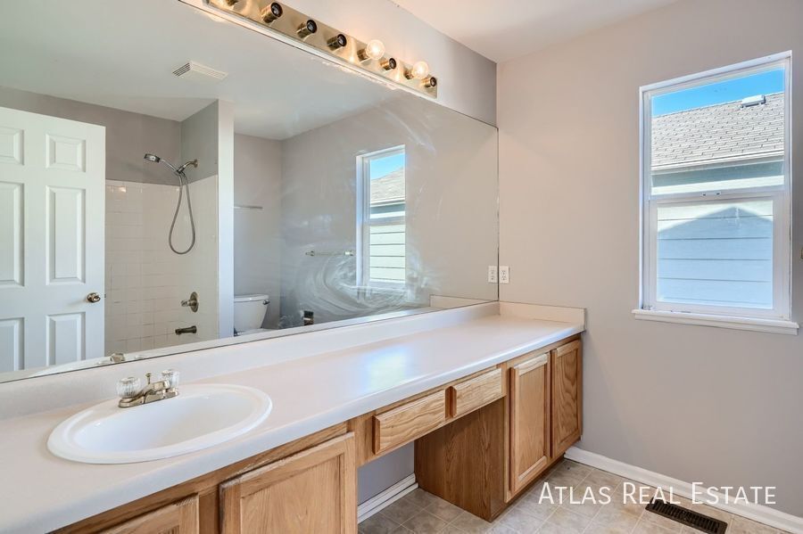 Building Photo - 6870 Big Timber Dr