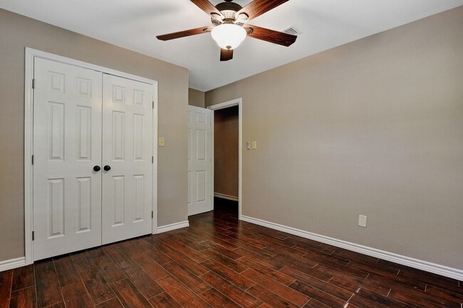 Building Photo - 820 Maple St