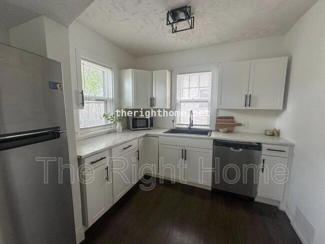 Building Photo - 2430 Redick Ave
