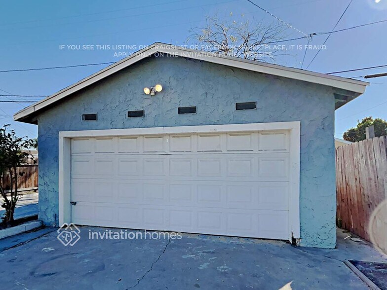 Building Photo - 122 E 83rd St