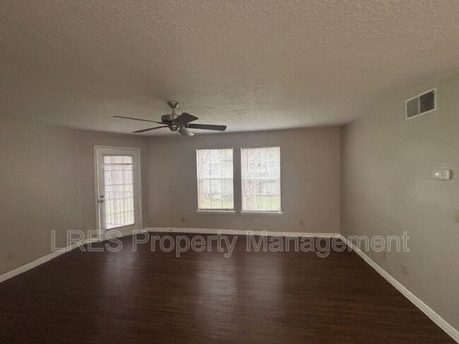 Building Photo - 5992 Westgate Dr