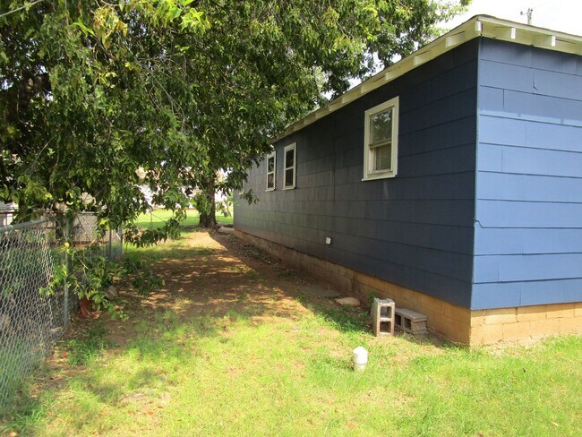 Building Photo - 310 East Tom Stafford