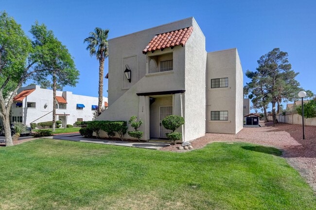 Building Photo - 101 Luna Way