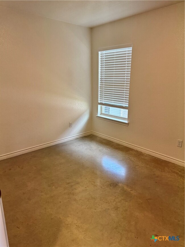 Building Photo - 1274 Lehmann Dr