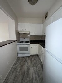 Building Photo - 251 Woodland Ave