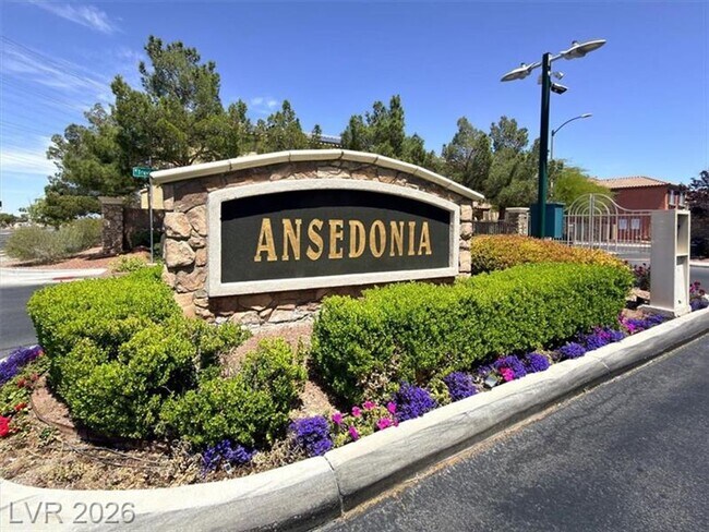 Building Photo - Inviting 3-Bedroom Home with Oversized Loft in Gated Southwest Community