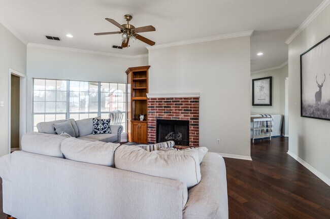 Building Photo - 168 Hunters Glen