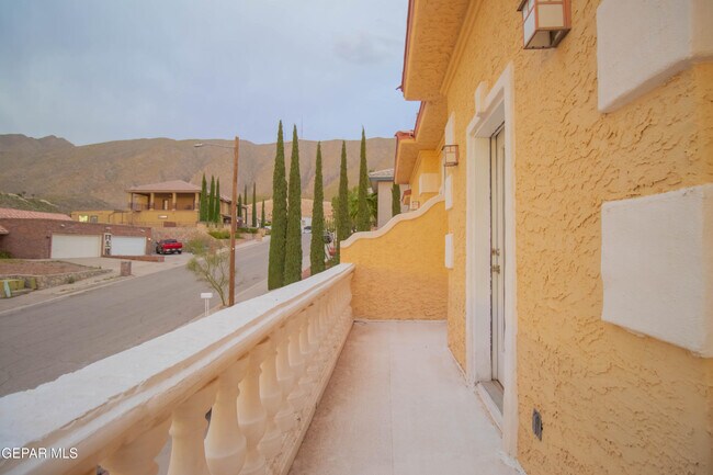 Building Photo - 4744 Excalibur Dr
