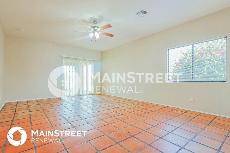 Building Photo - 6606 S 10th Dr