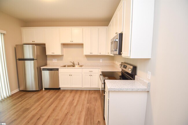 Building Photo - 105 Cunningham Rd