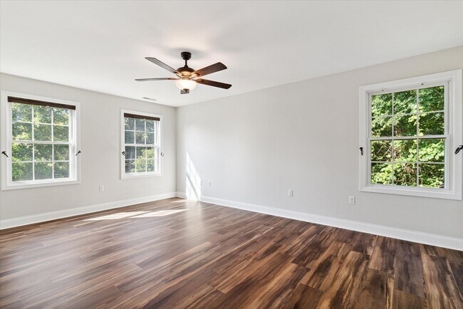 Building Photo - 19 Benjamin Ln