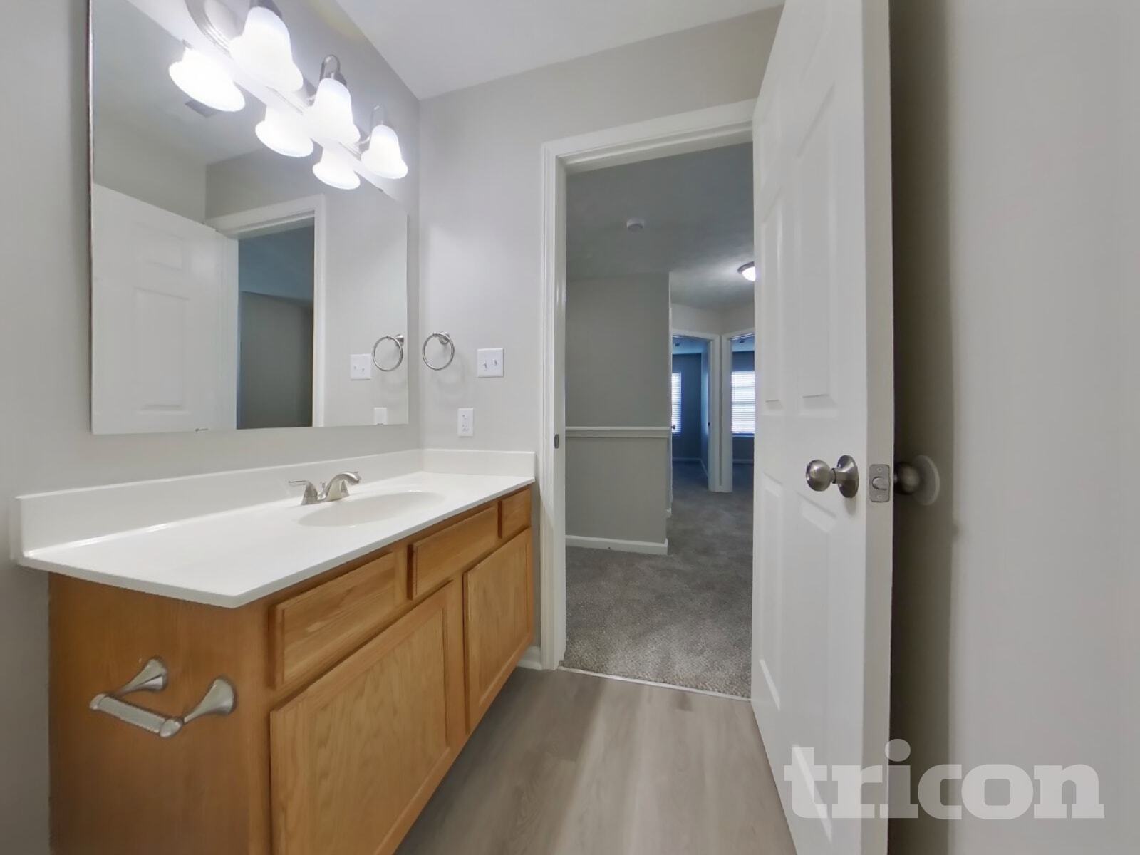 Building Photo - 1233 River Ridge Dr