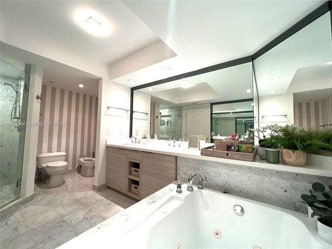 Building Photo - 16400 Collins Ave