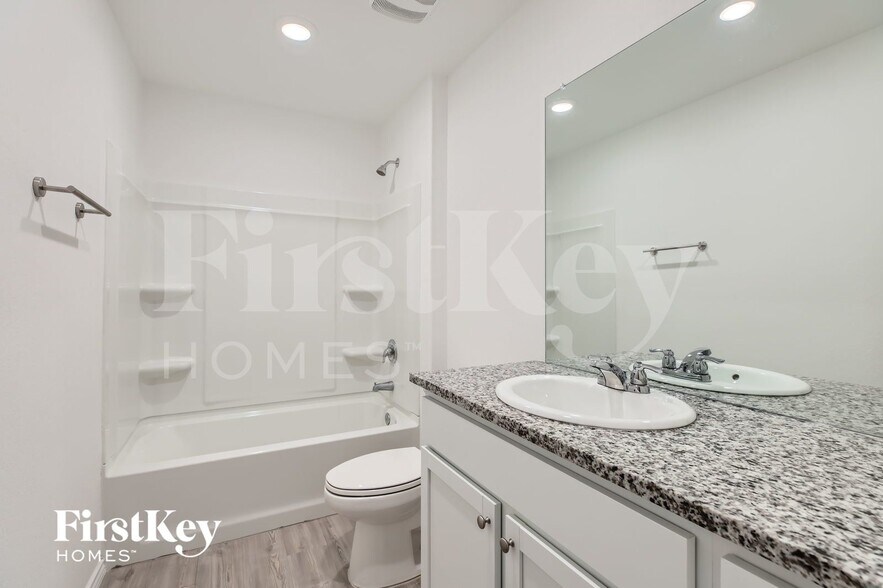 Building Photo - 1335 White Willow