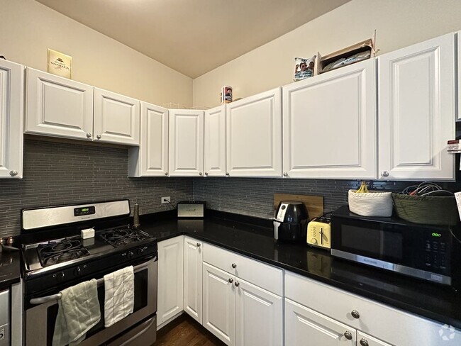 Building Photo - 2907 N Mildred Ave