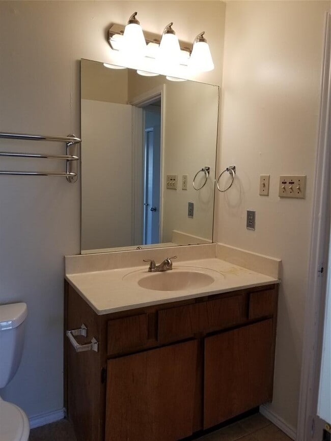 Building Photo - 1201 Danbury Square