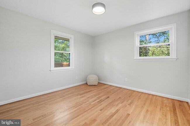 Building Photo - 4512 Sleaford Rd