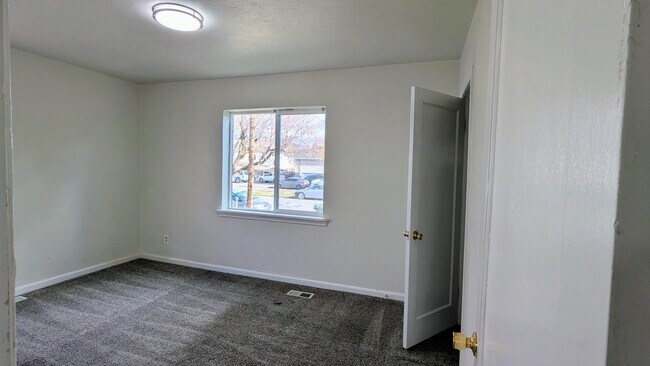 Building Photo - 426 Navajo St