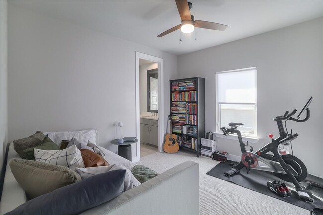 Building Photo - 6021 Seville Dr