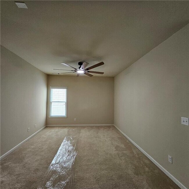 Building Photo - 426 Suwanee Pk Ter