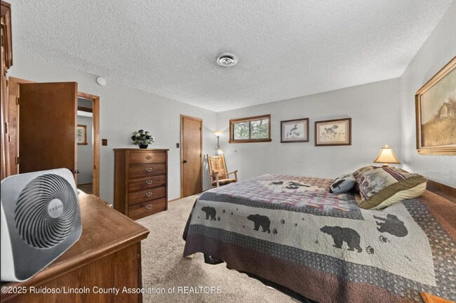 Building Photo - 119 Chaparral Dr